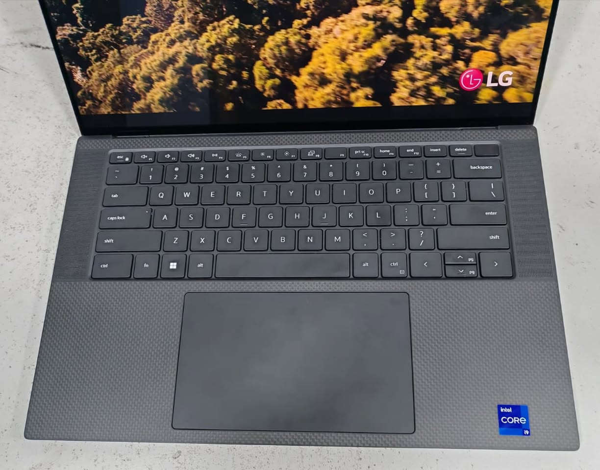 💥 التصميم الجديد من شركة Dellبمعالج  i9الجيل اثناعشر H كارت شاشة فعلي RTX A2000 8G  💥 

✅ Dell Precision 5570 4K

 من اقوي موديلات شركة ديل 

✅ CPU : Core i9-12900H 

معالج i9 جيل اثنا عشر H

✅ Ram : 16G PC5  4800V 

قابل للزيادة حتى 64G مع دفع الفرق

✅ Hard : SSD 512G M.2 NVME

ممكن تركب هاردين في الجهاز من نوع NVMe و الهاردين ممكن تزود مساحتهم زي ما انت عايز

اللاب بيجي بكارتين شاشة 

✅ GPU 1 : NVIDIA RTX A2000 8G

الكارت 8 جيجا فعلي بيشغل الالعاب التقيلة و شغل الهندسة و الجرافيك العالي تقدر تشوف ليه مراجعه علي اليوتيوب

✅ GPU 0 : intel UHD

✅ Screen : 15.6 4K Frameless Touch

الشاشة 15.6 بوصه تعمل باللمس بدقة 4K بحواف صغيرة جدا ( 3840 × 2160 )

مداخل و مخارج اللاب✅

3 Type C للشحن و نقل الداتا  & SD 

Card & و فتحت السماعة زي الموبيل

✅ Charger Original 130W Type C

اللاب بيجي معاه الشاحن 130W الاصلي 

✅ Keyboard : Backlight

كيبورد : موضيء شيك جدا

كاميرة,,وايرلس ,, واي فاي ✅

✅ Face iD

بصمة عين طلقه

✅ Finger Print 

بصمة صباع زي الموبيل في زرار الباور

سعر نهائي خصم ولفتره محدوده

الدفع

كاش او اي محفظه الكترونيه - 

متاح الدفع او التقسيط بفيزا مشتريات 

الصور حقيقية للاب نفسه


**إذا كنت صاحب هذا الإعلان وتريد حذفه لأي سبب، رجاءا أرسل رسالة إلى الدعم الفني**