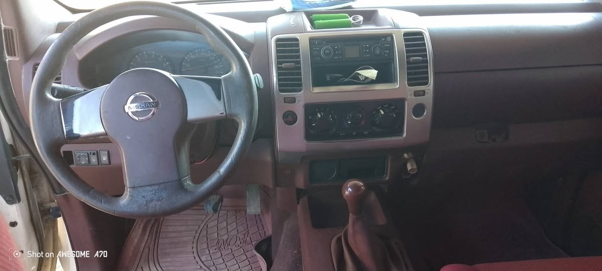 السلام عليكم نيفارا 2009 رقم بغداد انكليزي سنوية لغاية 2030 مكينة وكير مكفولة صبغ عام مكفولة من الكص تدفئة وتبريد جديد صدر امامي وخلفي جديد باتري جديد السعر 72 $ ورقة العنوان بغداد المدائن منطقة الكرغولية***********
