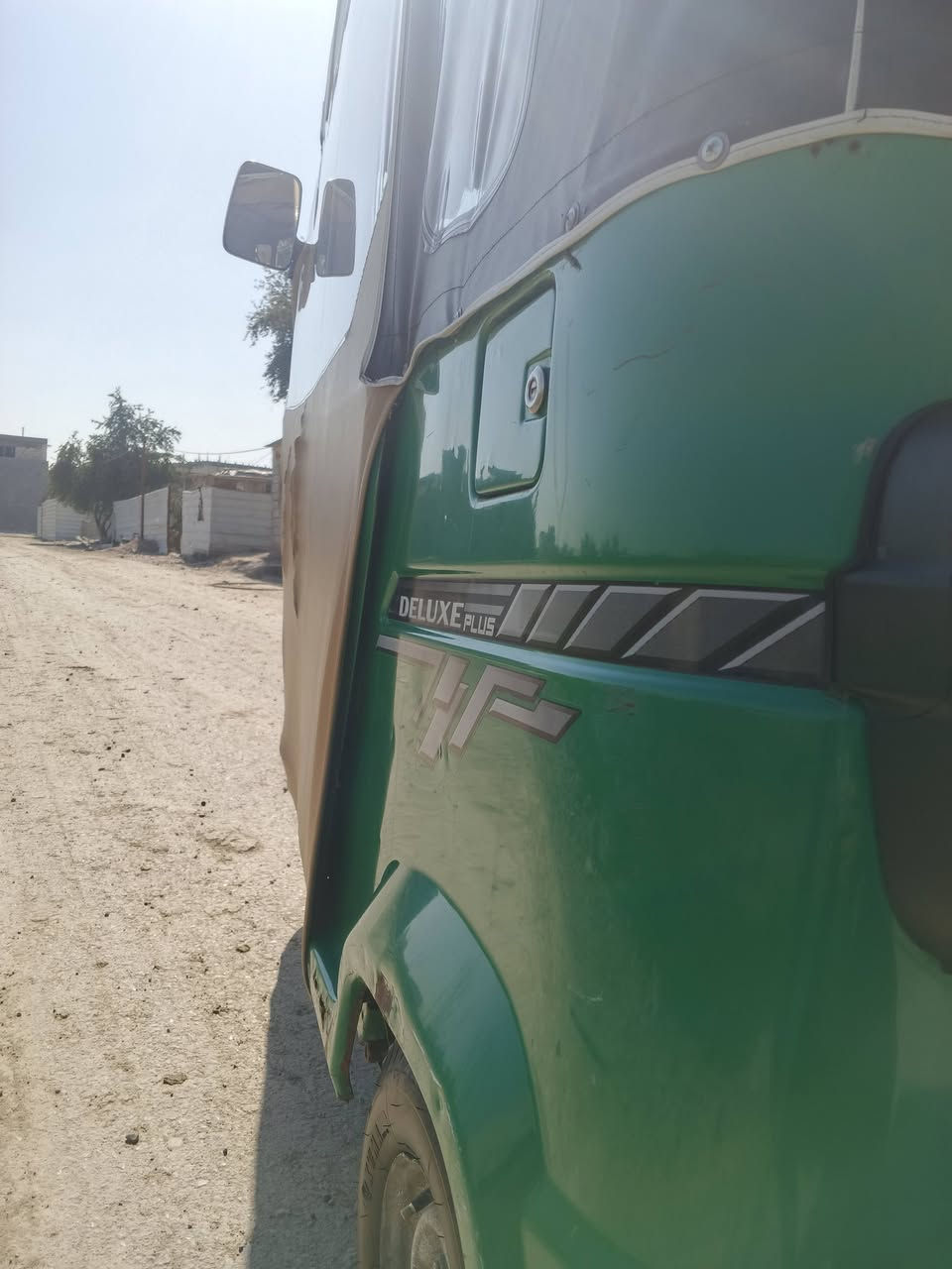 السلام عليكم تكتك للبيع موديل ٢١مرقمة بغداد بسمي تحويل ثاني يوم كفالة معدة هاي الضربة بية ومعمرة محرك جديد شادة قبل شهرين تراي يخبل تكتك جاهزة من كلشي اي نقص نابية كبل للشارع مكاني الدورة شارع ٦٠ الرقم *********** بي واتساب
