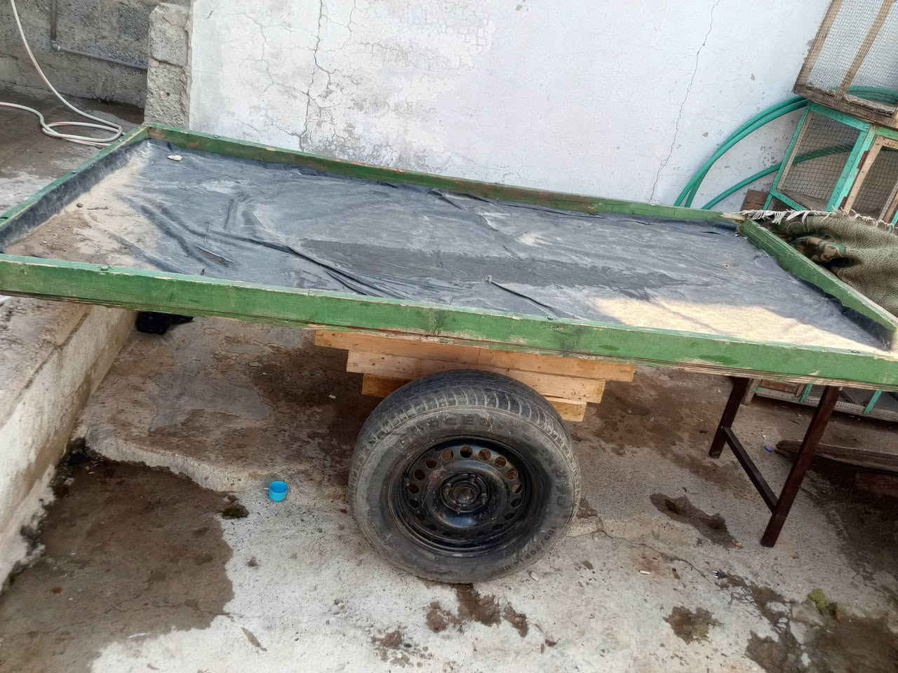 عرباين البيع جدد وخشب نضيف مال رزق عربانه ام ويل احمر ٧٠الف وعربانه ويل اسود ١٢٠ومال رزق خير من الله مكاني موصل جانب ايسر الي يحب يخابرني او يدخل خاص  ***********
