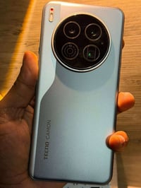 متاح كامون 40 بريمير 5G الجهاز فووول لل اخير  بي فطر بسيط بلكلاس لايبي...