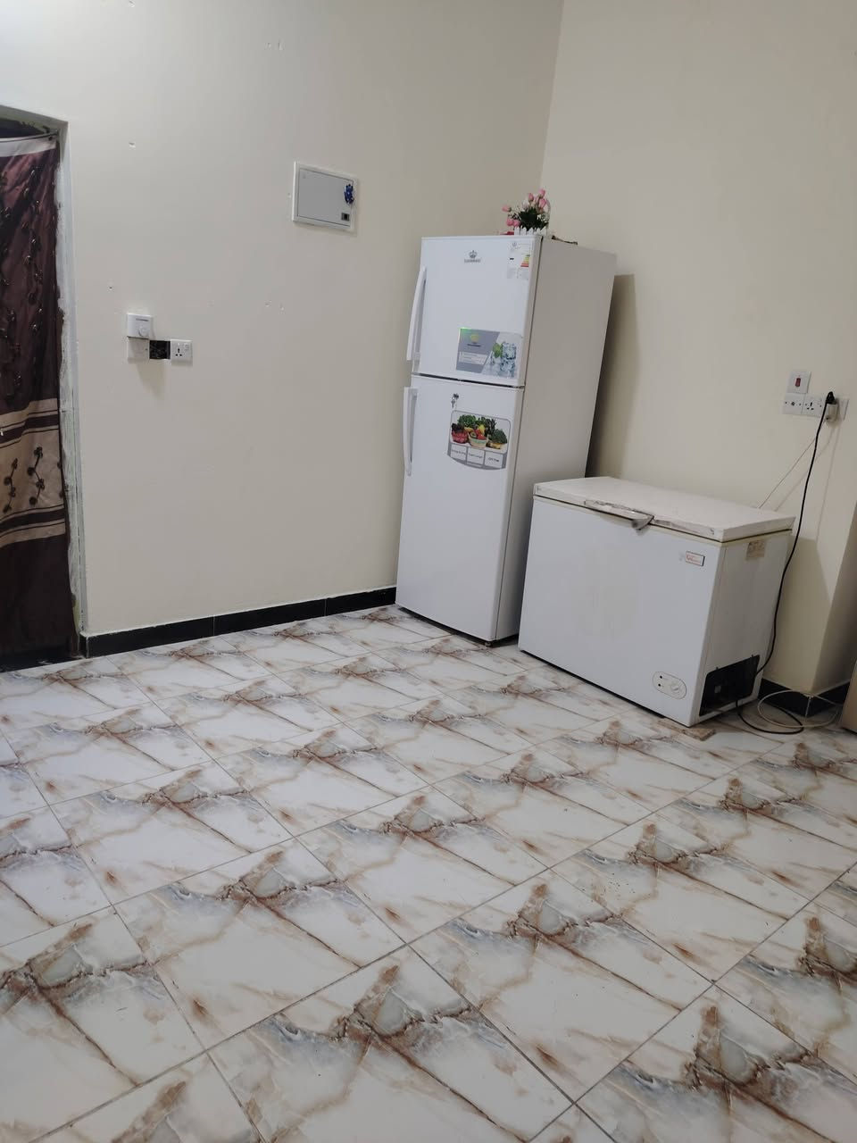 مسلام عليكم بيت اللبيع منطقه حيل سبل نزله الوله كبال صيدليت ايات بل ناهايه بيت نضيف مرتب شراي خلي ايخابر ***********
