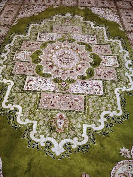 زولية للبيع القياس ٤ في ٥ العنوان بحركه موبايل *********** السعر ٨٥ وبي مجال
