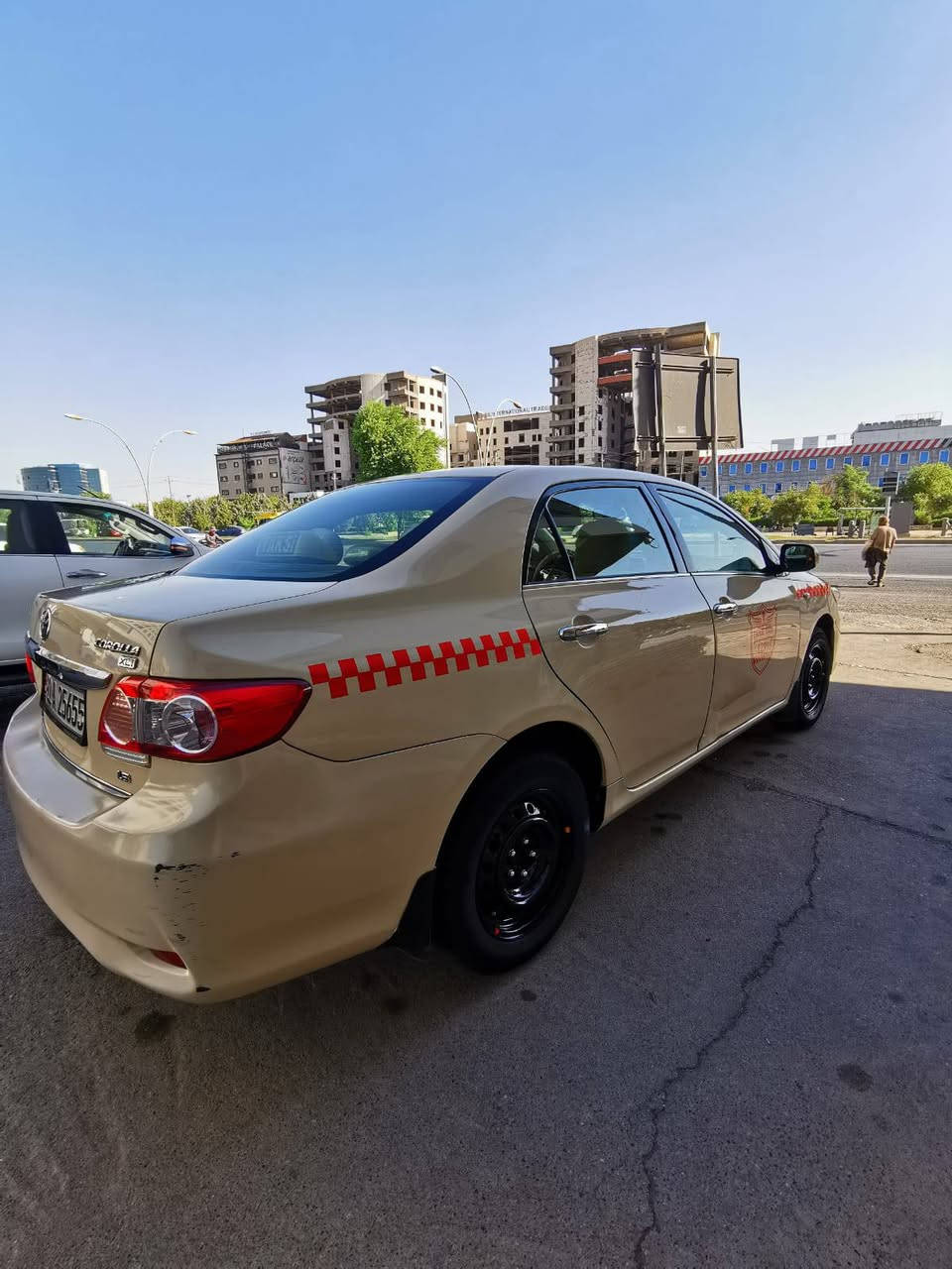 سڵاو برادەران   تۆیۆتا کڕۆلا تەکسی 
مۆدێل 2013   بیلاد زەرد بیلاد تۆماتیک 
مەکینە گەورە بیلاد
سەنوی و شتی نوێیە بەناوی خۆمانە زۆر جاهیزە سەیارەی ناو ئیشە  چرەی تێدا نیە
تاخم تایە نوێ کامل کامل مەزبوتە 
دووپارچەو دوو سێ جێ تەعدیلی هەیە 
ژمارەی خاوەنیم داناوە  هی من نیە
*********** أربيل, العراق
