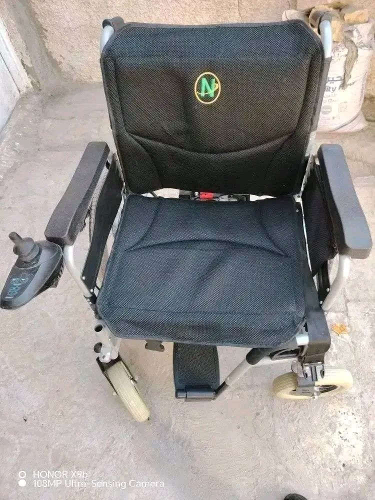 للبيع كرسي كهربائي متحرك كامل الأدوات نقص فقط بطارية انتركت فتره بدون شحن وبعد ما اشتغلت عرض المقعد 56 يتحمل اوزان ثقيله  استخدام قليل السعر 325
العنوان بغداد العبيدي


**إذا كنت صاحب هذا الإعلان وتريد حذفه لأي سبب، رجاءا أرسل رسالة إلى الدعم الفني**