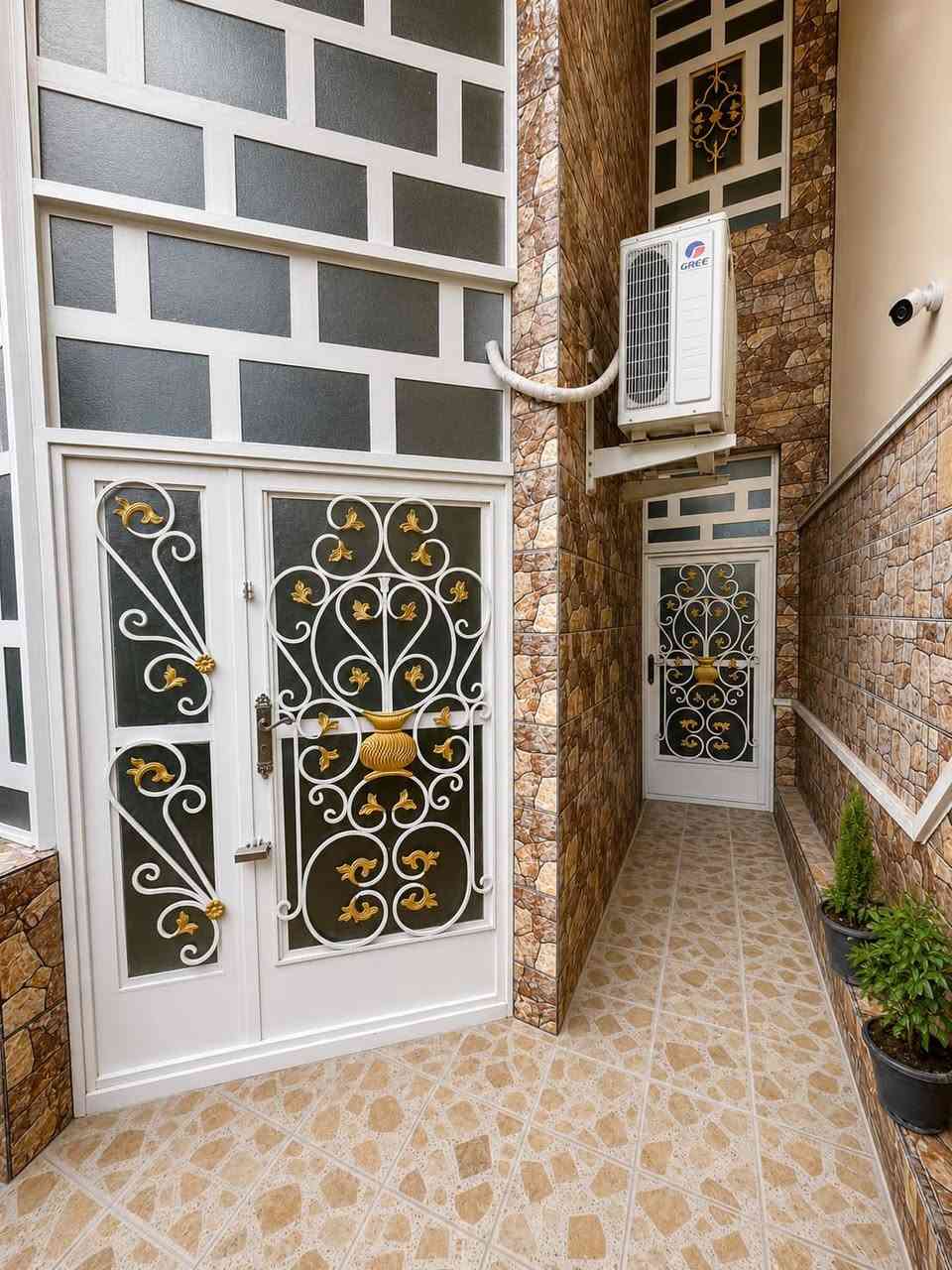 دار للبيع - حي العدالة

🔷المساحة: ١٠٠م² دار بتصميم عملي ومريح وبناء درجة اولى،

 🔶يحتوى على : ٣ غرف نوم ،استقبال  ، صالة مفتوحة ، ٣ دورات صحية،  مخزن من السندويج بنل ، الدار يباع جاهز للسكن بدون أي تصليحات 

♦️الموقع: حي العدالة شارع ١٥ موقع متميز مفتوح على شارع المستوصف وشارع الجنسية موقع هادئ ومناسب للعائلة 

🔶السعر : ٣٤٠ مليون قابل للتفاوض  

🔷للتواصل : *********** او واتساب لنفس الرقم ،

♦️عقارات بمواقع متميزة سكنية وتجارية داخل الصفحة♦️

🔷بيع وشـراء العقارات في حي النداء ومنطقة R1 والنقابات🔷

🔶مـرتـكـز عـملـنا هو بـنـاء الـثقـة وتـرسـيـخ الـمـصداقية 🔶
