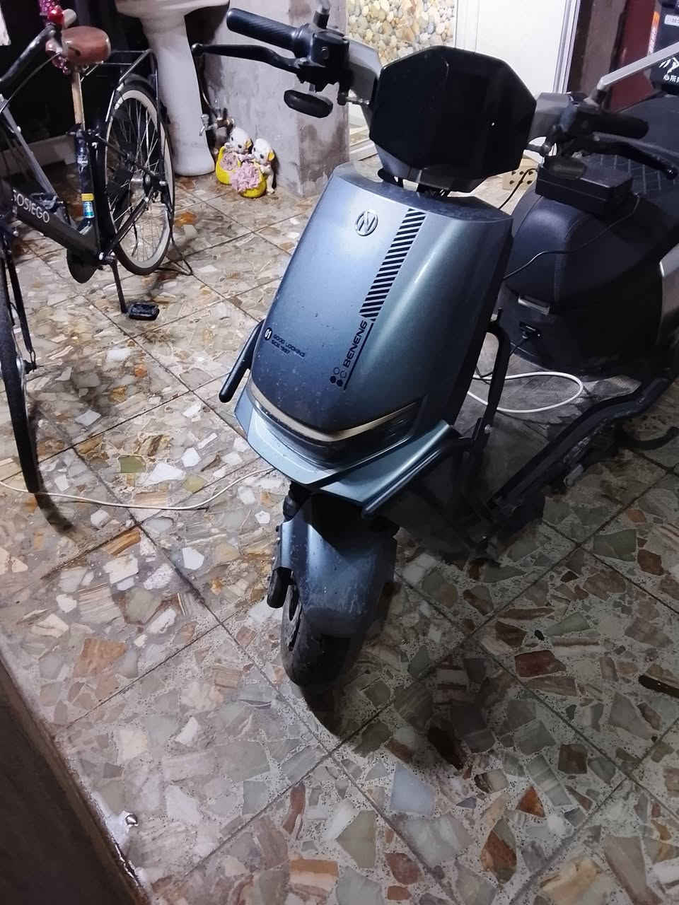 للبيع فول على اخر حبة 6 بطارية كبار جديده صار 4اشهر من ماخذها خير من لله السعر 750عنواني الدورة ***********
