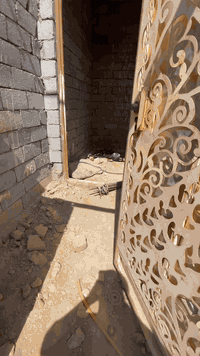 حي الحسين • بيت و٣محلات • طابو صرف ١٢٥م