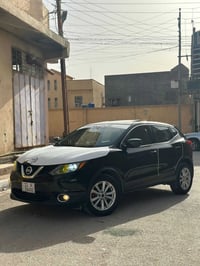 نيسان روج السعر145 وبيها مجال موديل 18 محرك 2000 الكير 8نمره  بيها صبخ...