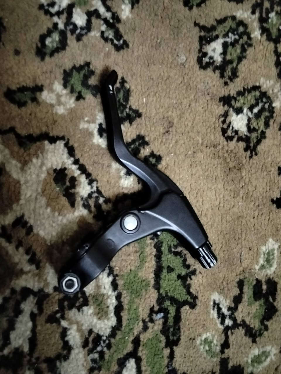 يالله سلام عليكم شلعه للبيع غراض بايسكل  سعر 20الف
يوجد  توصيل كافه المحافظات 5الاف 
للتواصل ***********
