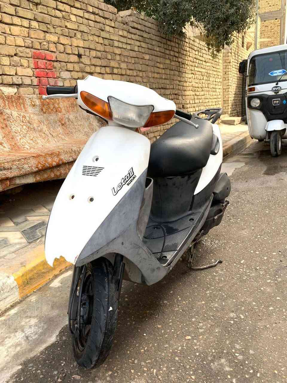 دراجه ساسوكي خفاش وكيل صارلها شهر  من طلعت اوراق تحويل بسمك  سعر اتصل ع رقم 
اني مكلف بنشر رقم صاحب دراجه ***********
