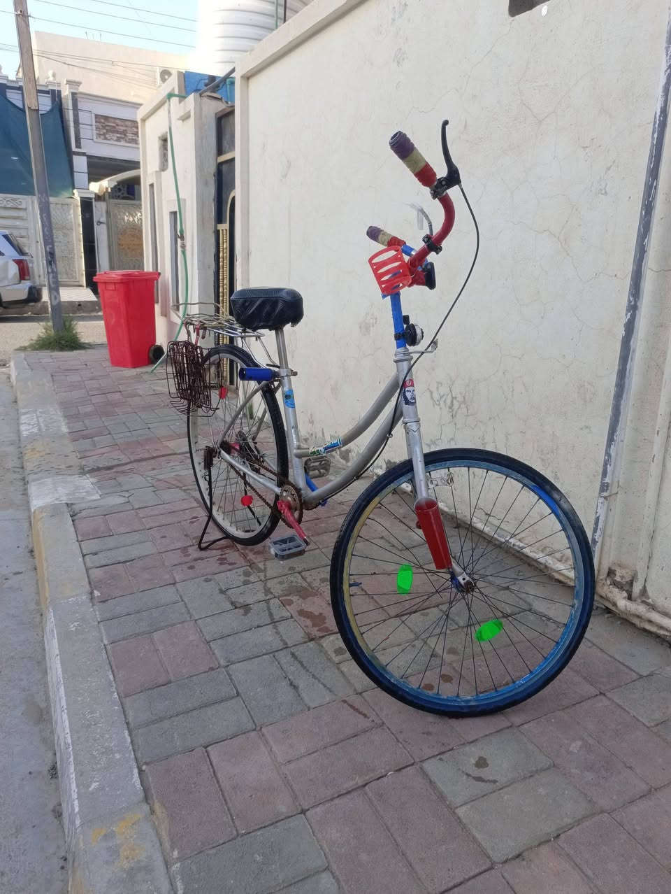 السلام عليكم متوفر بايسكلات للبيع مثل مموضح بالصورة نضيفات بيها مجال بسيط المكان  الرمادي الخمسة كيلو


**إذا كنت صاحب هذا الإعلان وتريد حذفه لأي سبب، رجاءا أرسل رسالة إلى الدعم الفني**