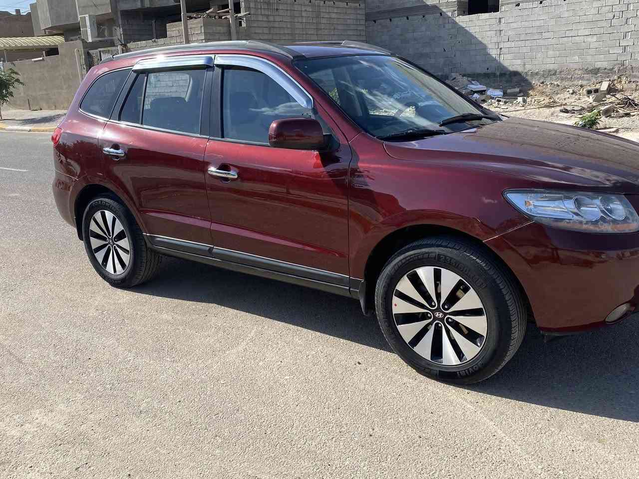 السلام عليكم سنتافي للبيع2008 رقم بغداد محرك 6 سلندر كير صدر تخم تاير تبريد ثلج 🧊 🧊تدفئه  سياره جاهزه صبغ بيه حزام سونار مرفق بلصور بدون دواخل سياره حلوه  مال جناي السعر 105 وبيه مجال للشري الرقم ***********

