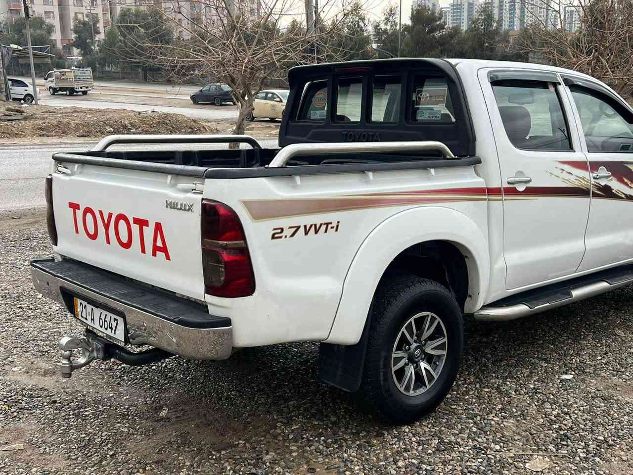 مە رزيه ٢٠٠٨ سعودى ده ره چه يه ك 
(***********)
سه ياره كه بۆياخى نييه سارد و پارچه كرانه وه ى نييه 

گيرو مه كينه ى به شه رت سه وت و سه رف و بوخارى نييه

پيش و دواى تازه داگيراوه چوار تايه ى لۆکى له ژيره يه ك دينار مه سره فى نييه 

ژينگه و سه نه وى تازه يه به ناوى خۆمانه ون يه ته حويل وه كاله به شه رت 

سعرى ١٦٩$ معامه له له سليمانيم      *********** السليمانية, العراق
