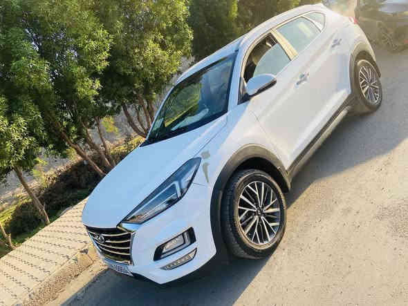 السلام عليكم للبيع توسان 2020خليجي رقم بغداد الانكليزي مشروع وطني شرط تحويل السيارة اخت الزيرو ماشية 54الف حقيقي فول موصفات عدا البنوراما خمس عدسات  شرط سبير ما نازل محرك كير كفالة محرك 2000دوش بعدهة بريحة الشركة السيارة كفالة عامة حتة من البارد بيها تكشير بسيط جدآالسعر (205)وبي مجال لشراي مكاني بغداد استفسار. ((***********))
