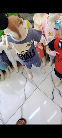 ملكانه لبيع العدد الكبار ٤ يلبس عمر ١٠ سنوات  العدد الوسط ١٣ يلبس من ع...