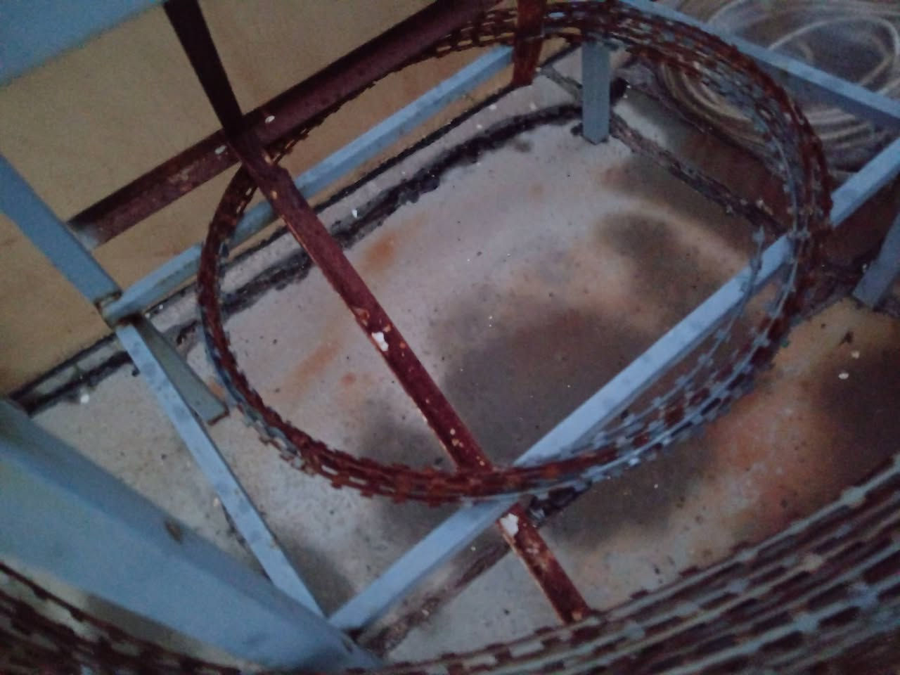 السلام عليكم سيم شائك للبيع عدد 2 واحد كبير واحد زغير الشراي يدفع سعر ويدخل خاص


**إذا كنت صاحب هذا الإعلان وتريد حذفه لأي سبب، رجاءا أرسل رسالة إلى الدعم الفني**