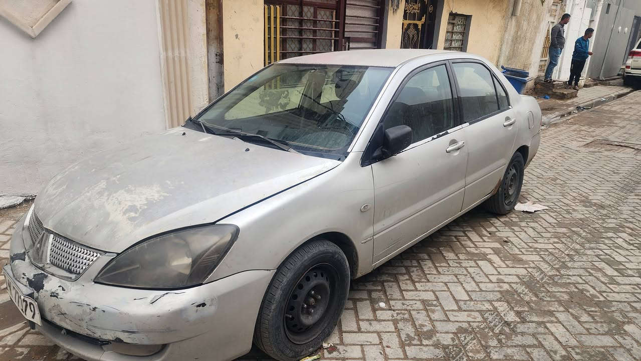 لانسر بومة ٢٠٠٣ وارد امريكي محرك ٢٠٠٠  المرغوب كير ومحرك جيد صدر امامي جديد تخم تاير كوري الاصلي جديد ادامة فيتبم وبلكات ونوزلات كلة جديد تدفئة تبريد نقص صبغ فقط جاملغ خلفي بي تعمير السعر ٦٠ وبي مجال مكان مدينة الصدر  ***********
