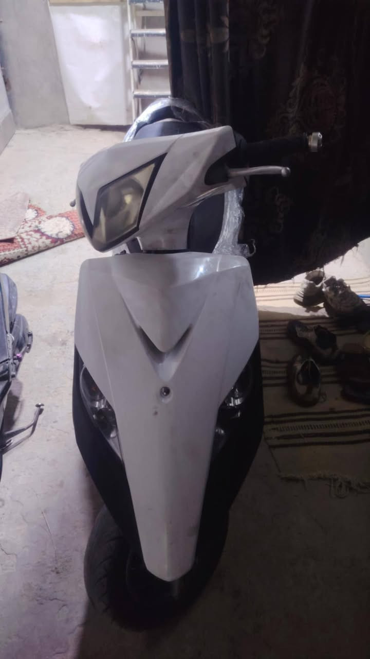 سلام عليكم دراجه ثعلب صار اسبوع نازله رمله مكينه لوك ماشيه 19الف كله شغاله بسبب لبيع عمليه دراجه خير من الله وسعر 850وبيه مجال بسيط


**إذا كنت صاحب هذا الإعلان وتريد حذفه لأي سبب، رجاءا أرسل رسالة إلى الدعم الفني**