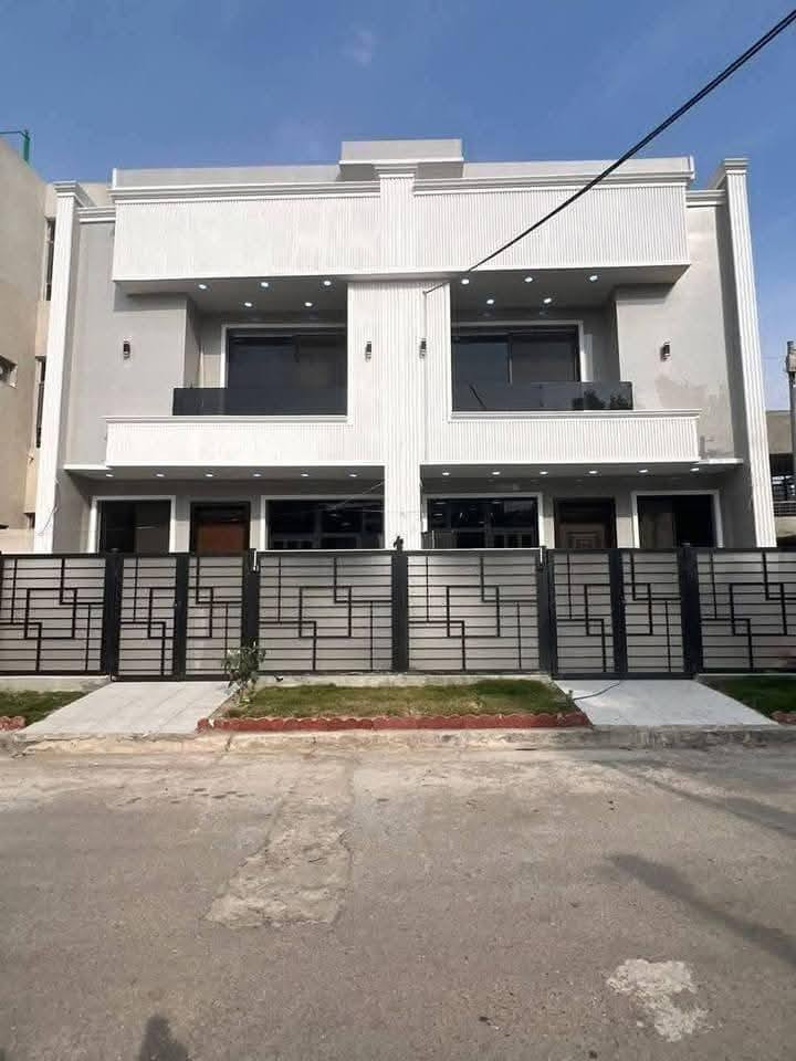 #حي_الجهاد_الضباط_
مجاور_شقق_حي_السلام  📌🌏

تونات مساحة الواحد 85  متر للبيع واجهة 6م

عرض الشارع 15 م مقابيلهن تشجير

كل دار غرف نوم عدد 5 وخدمات عدد 3 

للاستفسار ☎️ *********** واتساب
مكتب حمورابي لوساطة العقار
