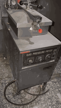 قلايه كنتاكي للبيع جديده 900وبيها مجال 07853693960وعندي عجانه نمساوي ع...