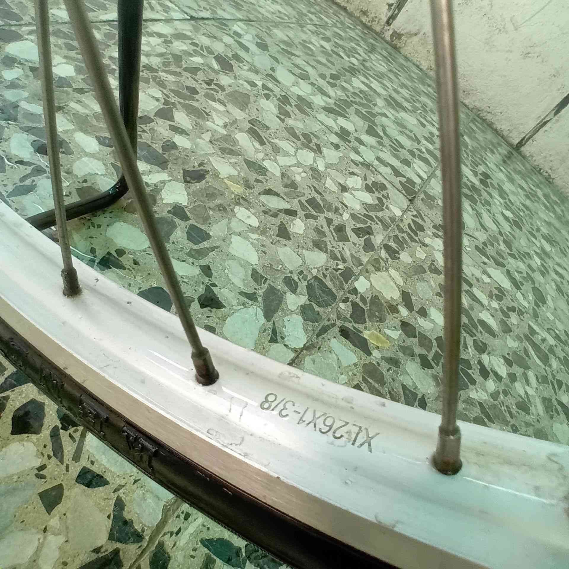 السلام عليكم بايسكل بناتي مال ربة نضيف لون اصفر. موديل 2025 جديد بعدة وريدة اب 120 وبي مجال قليل. العنوان بغداد الدورة ابو دشير متواجد خاص وهاذ رقمي***********
