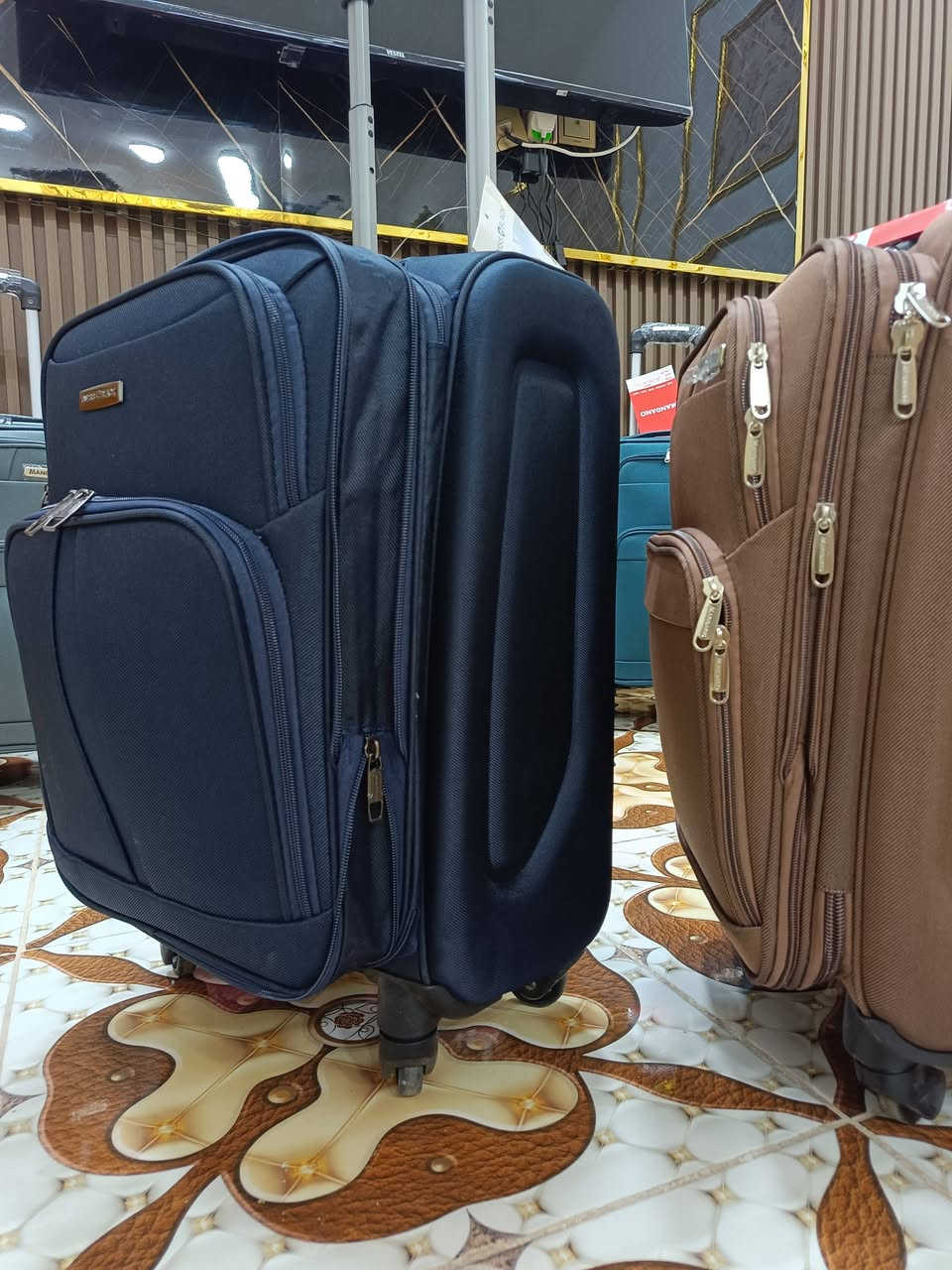 جنط سفر 

السعر بلاش تنزيلات فقط 15

هواي راسلوني ع جنط سفر 

متوفر كمية محدودة واخيرة ع هيج سعر. سعر تنزيلات 

لان راح تنفرض ضريبة والاسعار راح تصعد 

استغلو الفرصة قبل صعود الاسعار 

للعلم جنط اصلية جيلاتين وكتان وبيهة سحاب تعراضة يزيد ويكبر من حجم الجنطة وبيهة قفل سري 

من سنة 2015 احنة نشتغل بيهن 

 تتوفر خدمة توصيل الف فقط 

عنوانا بلدروز شارع الشهداء مقابل مجوهرات ابو نادية 

نبيع جملة ومفرد


**إذا كنت صاحب هذا الإعلان وتريد حذفه لأي سبب، رجاءا أرسل رسالة إلى الدعم الفني**