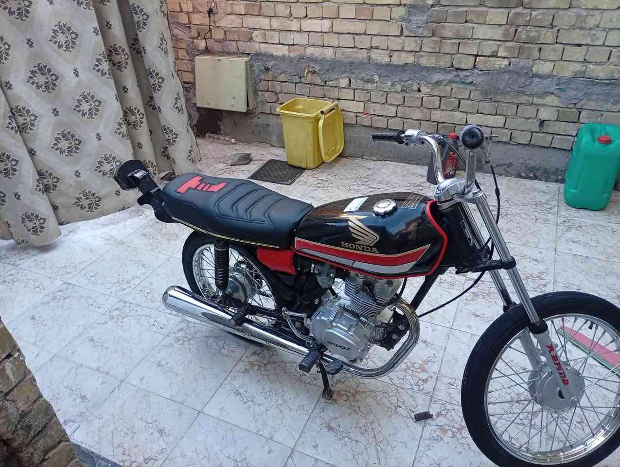 سلام عليكم للبيع اربعه كير مديل 15 اوراق اصولي تعمير 25 مكينه انتنس  دراجه نضيفه كلش ومكفوله السعر 750 بيها مجال  مكاني كربلاء ‏‪0777 545 6018‬‏
