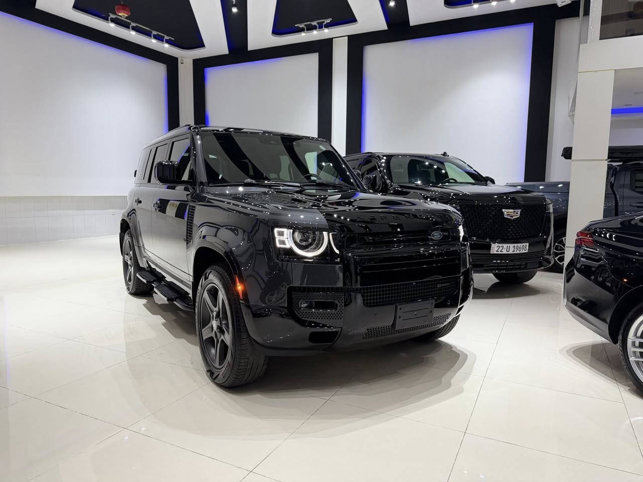 Defender X dynamic 
موديل : 2023 
الممشى : 31000 ميل 
وارد : امريكي (كلين تايتل )
اللون : فيلي 
حجم المحرك: 6 سلندر 
بدون صبغ مكفولة 
كراسي كهرباء - كاميرا - بانوراما - سلايد - حساسات - تحديد سرعة - كشن تدفئه - رادارات 360 - …….. . 
السعر : 62500$ 
للاستفسار : ***********
———————————————————————————-
Defender X dynamic 
ساڵ : 2023 
ماوەی رۆشتن : 31000 میل 
هاوردە : ئەمریکی (کلین تایتڵ )
رەنگ : نەوتی 
قەبارەی بزوێنەر : 6 بستۆن 
بێ بۆیاغ دەعامی بۆ دەعامی بە شەرت 
کوشن کارەبا ـ کامێرا ـ پانۆراما ـ سڵاید ـ حاسە ـ جێگیر کردنی خێرایی ـ کوشن گەرمی ـ رادار 360 - …………… . 
نرخ: 62500$ 
بۆ پەیوەندی : ***********
