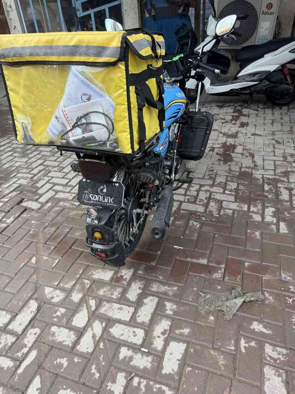 سلام عليكم ايراني سونك موديل 2025 اصلي مكينه ام ضمان سوده 200 سيسي ماشيه 800 كيلو حته الف مواصله سعر 950 قفلهه هيه و غراضهه اقل من شهر ماخذهه مكان بغداد كريعات 
***********
