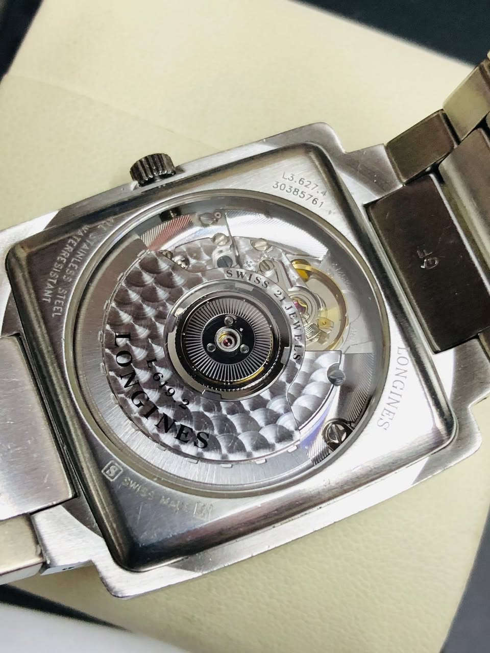 ساعة  لونجين أوبوزيشن ( Longines) 
سويسري اصلي / اوتماتيك 
المعدن مصنوع من الفولاذ 
زجاج من الياقوت الأزرق 
للاتصال ***********
