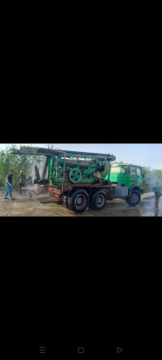 سلام عليكم حفارة للبيع قياس 120 في الموصل موديل 2017 جهزه عل شقل رقم الهاتف *********** وتساب
