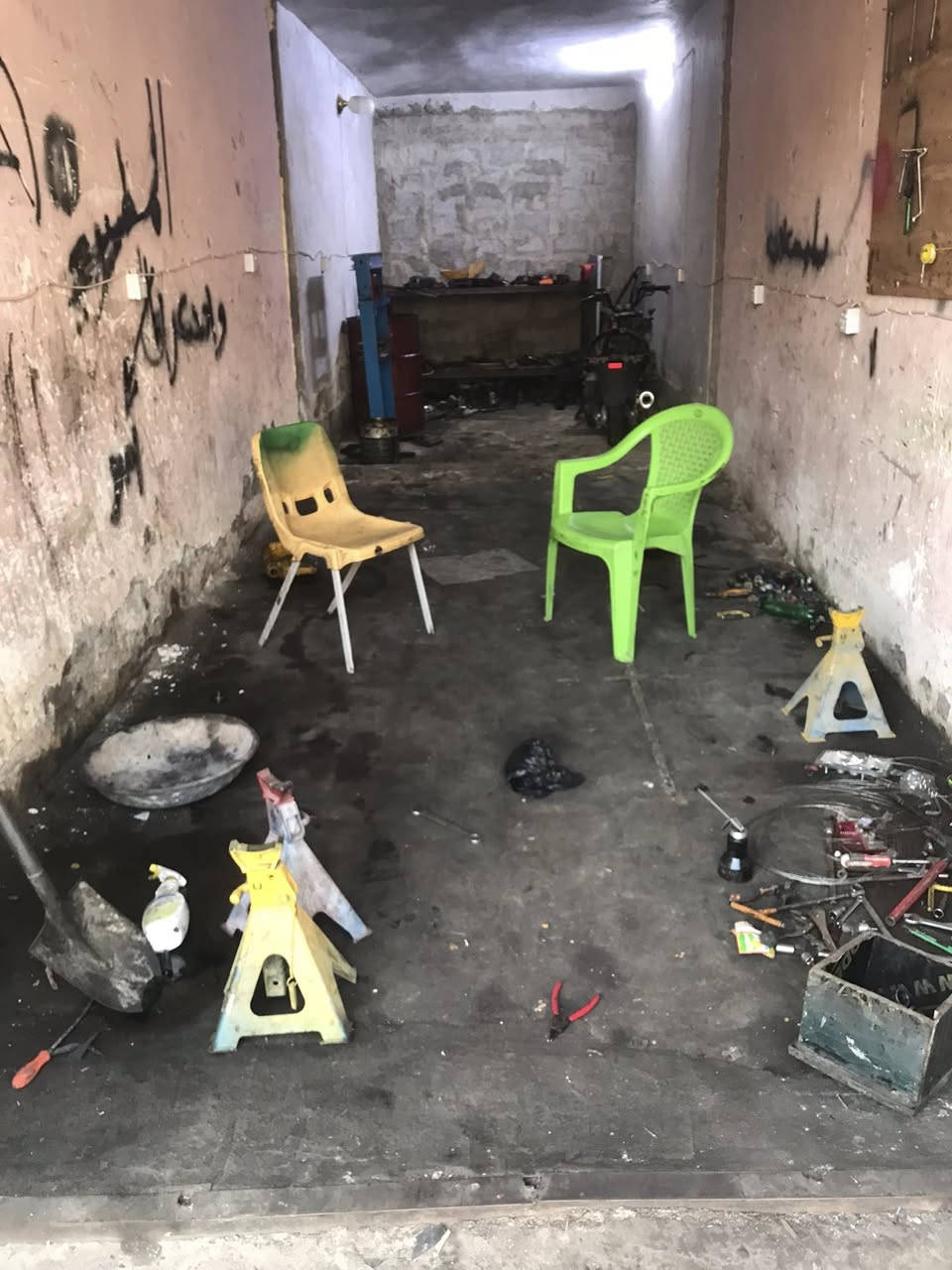 السلام وعليكم محلات للبيع الحسينيه ضهر السوق الصغير لاستفسار *********** /***********
