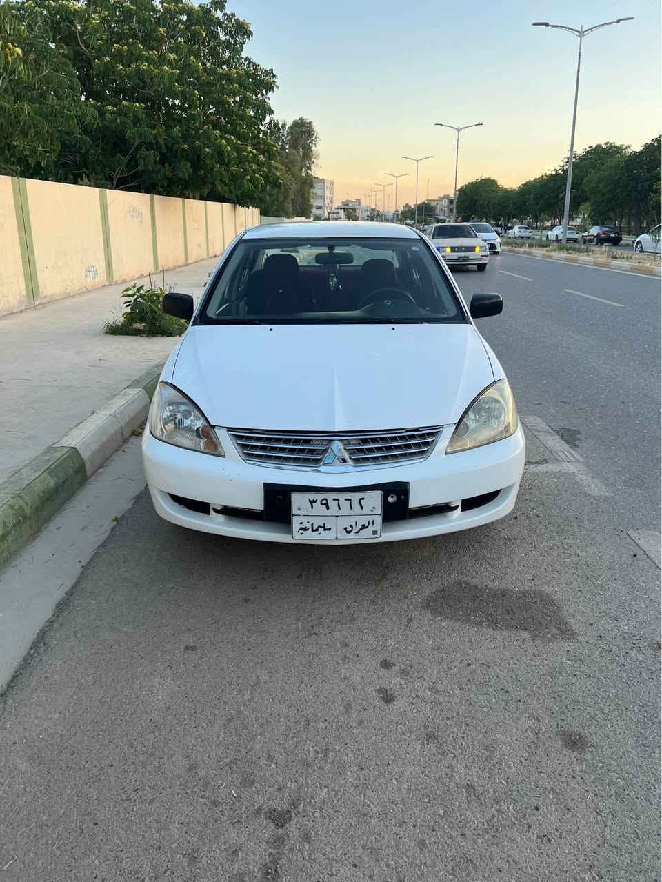 سلاو لانسه ر موديل ٢٠٠٧ سپي سه ياره كه دوو پارجه ي بوياخه ده رگاو و چاملغ دواي بي ناو گرتن به س كال بوونه وه ي هه يه گير عادي مه كينه بجوك ره قه م سليماني ته حويل به شه رت سه عر ٥٥   *********** كالار, السليمانية
