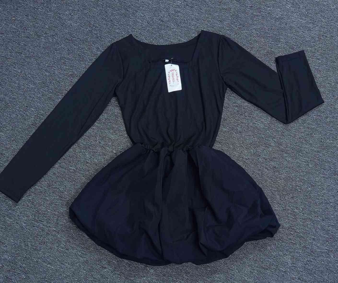 فستان نسائي 🥰 تحفة باللبس
القياس M
السعر ب5


**إذا كنت صاحب هذا الإعلان وتريد حذفه لأي سبب، رجاءا أرسل رسالة إلى الدعم الفني**