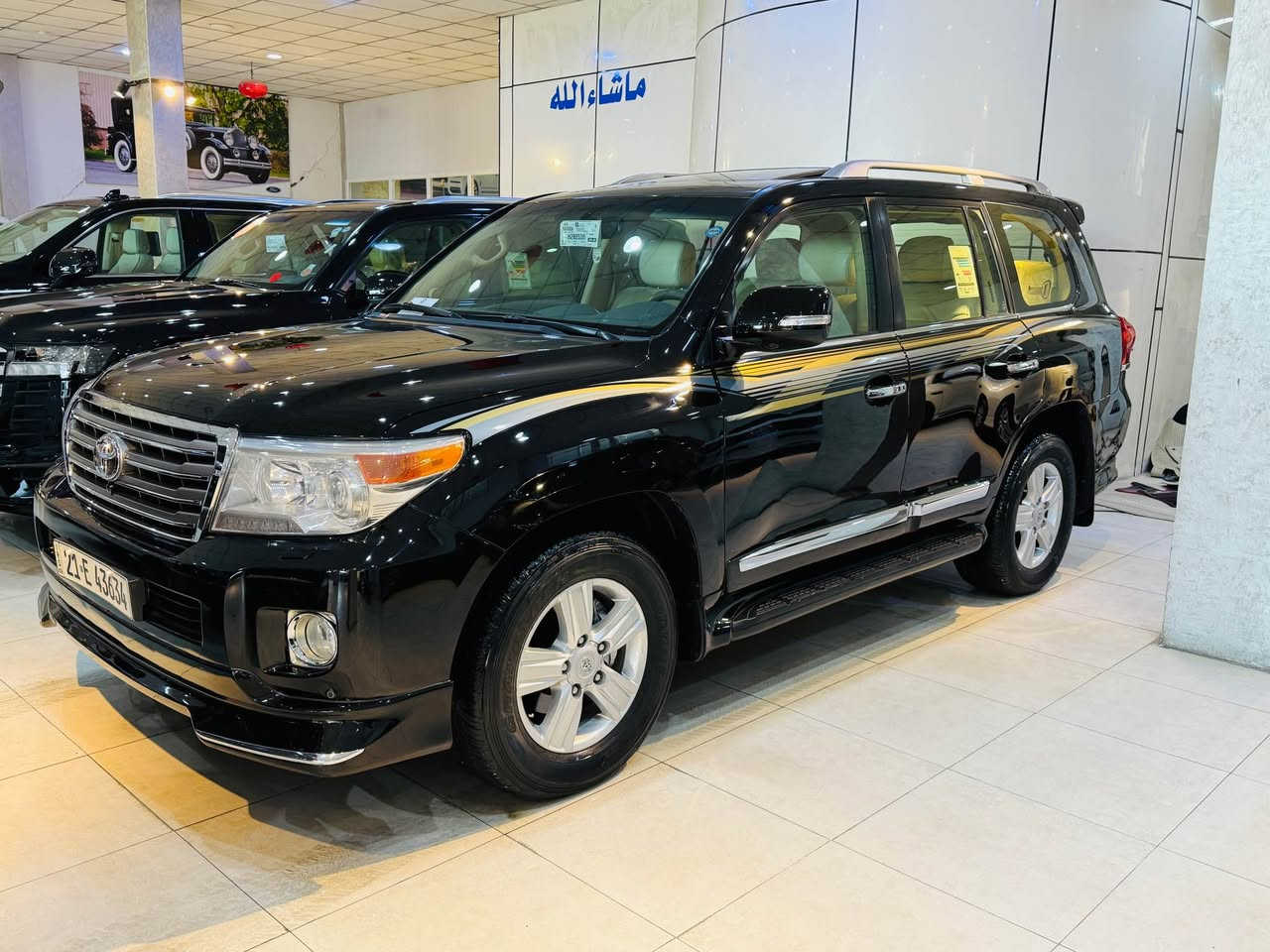 تويوتا لاند كروزر VXR موديل 2014، مواصفات لكزس
محرك 8 سلندر
ثلاث قطعه سبغ بدون دواخل بشرط بونید و جملغ و باب
 
فتحه سقف+سلاجه 
خمس بصمات
تشغيل عن بعد 
حساس امامي خلفي 
شاشه GBS 
خمس كامرات 
دبل رادار 
كشنات جلد طبيعي 
كشنات تدفئه وتبريد 
كرسي السايق خزن ميموري متحرك 
كراسي اثنين كهرباء بلادي 
تحكم ستيرن جهتين 
ستيرن كهرباء 
كروز قفل سرعه 
صندوق كهرباء شفط 
مري شفط 
٨ايرباك

 كير ومكينة بشرط مامفتوح 
رقم وسنوية جديد  
 سعر بيع 367 ورقە
 مكان السيارة السليمانية
*********** السليمانية, العراق
