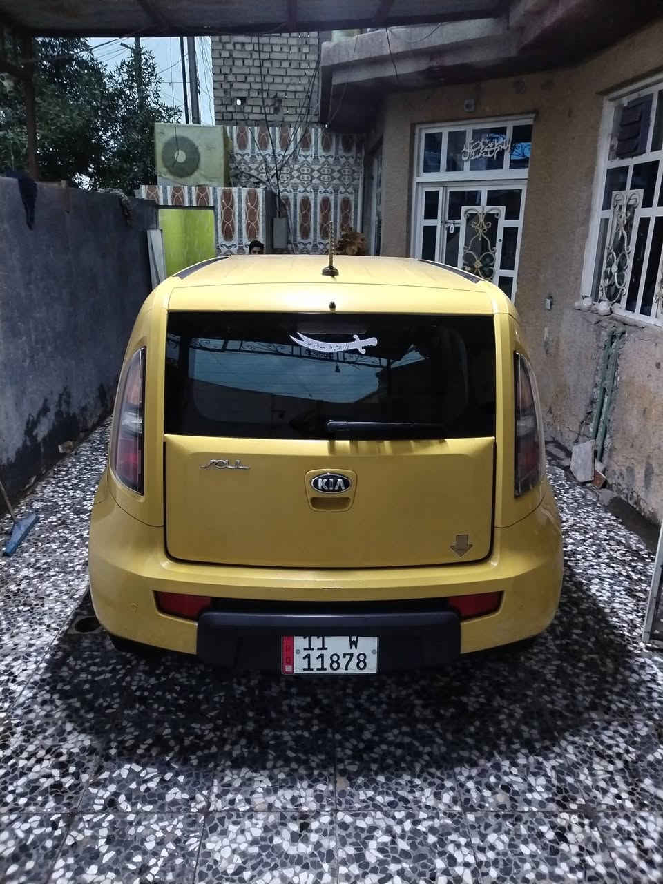 السلام عليكم كيا صول 2010 للبيع  محرك 2000 دوش المرغوب سيارة حلوة ونضيفة تحويل مباشر  سنوية قبل يومين مجددها هزة لشهر العاشر السعر 80  مكان بغداد كفائات العبيدي ***********
