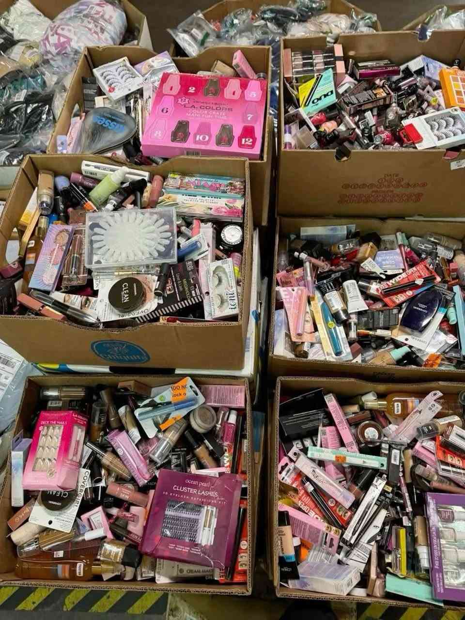 رجعت وفرت بوكس المكياج  العدد من٨٥ الى ١٠٠ السعرر ٤٠  الف للحجز خاص


**إذا كنت صاحب هذا الإعلان وتريد حذفه لأي سبب، رجاءا أرسل رسالة إلى الدعم الفني**