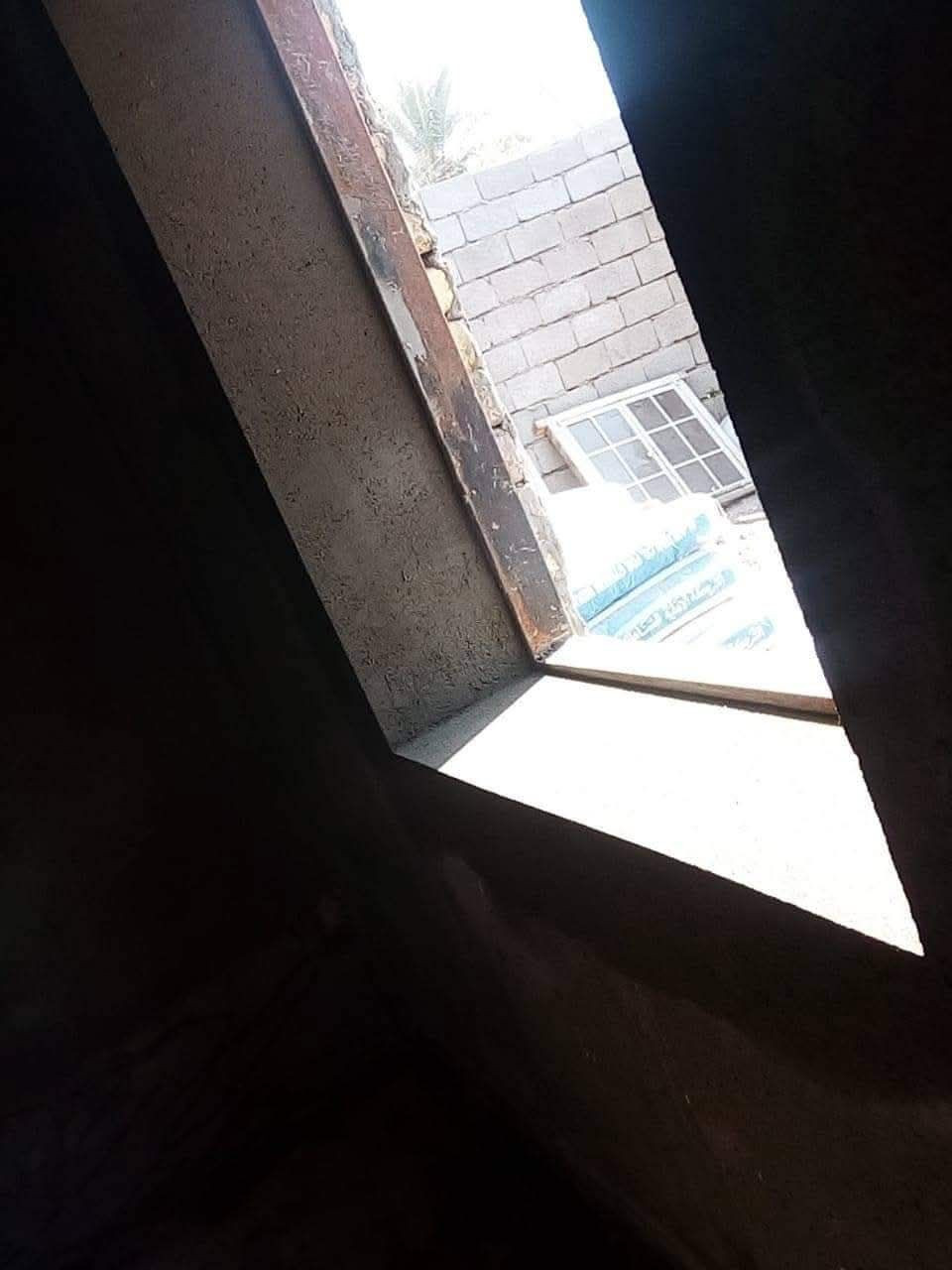 سلام عليك اشتغل جميع انواع لبخ سغل خشن طكت مالج واجهات اوشتغل تبياض بورك شرط امرايه اوتبياض كبس *********** واتس ابو حسين
