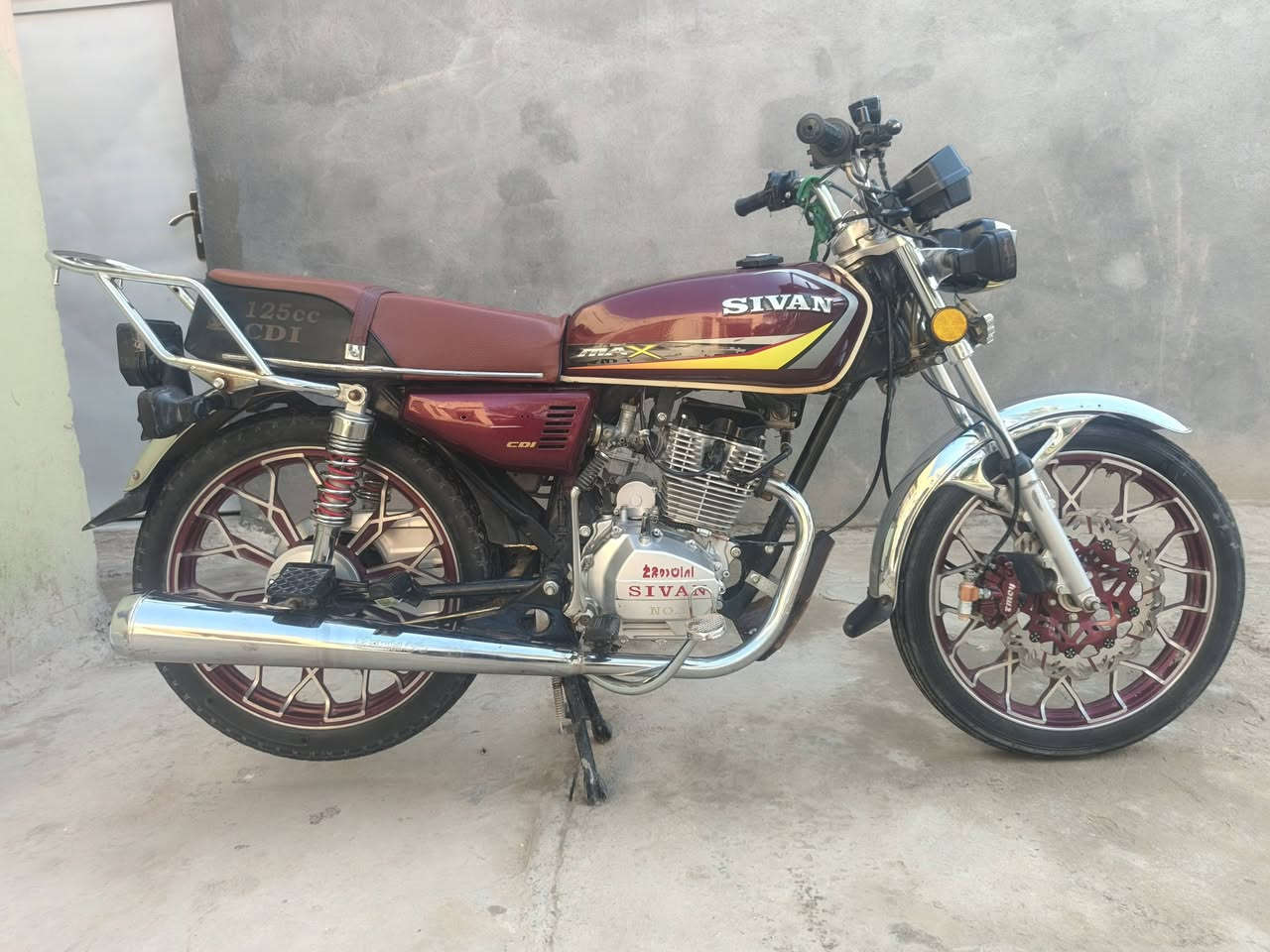 السلام عليكم دراجه للبيع موديل 24 سفانه مكفوله اوراق كامله *********** المكان بل قاسم
