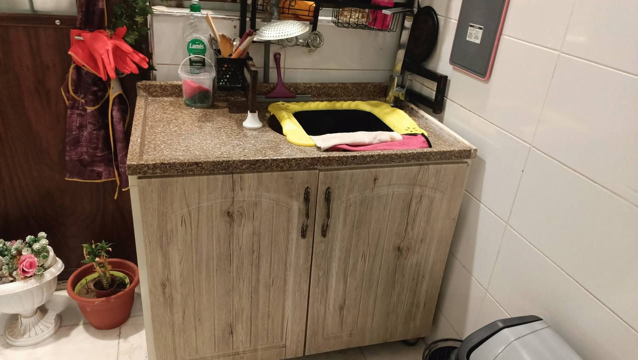 سلام عليكم اللهم صلي على محمد وال محمد اغراض بيت للبيع كلمن وسعره مكان الاغراض بغداد حي الجهاد للاستفسار الاتصال ***********
