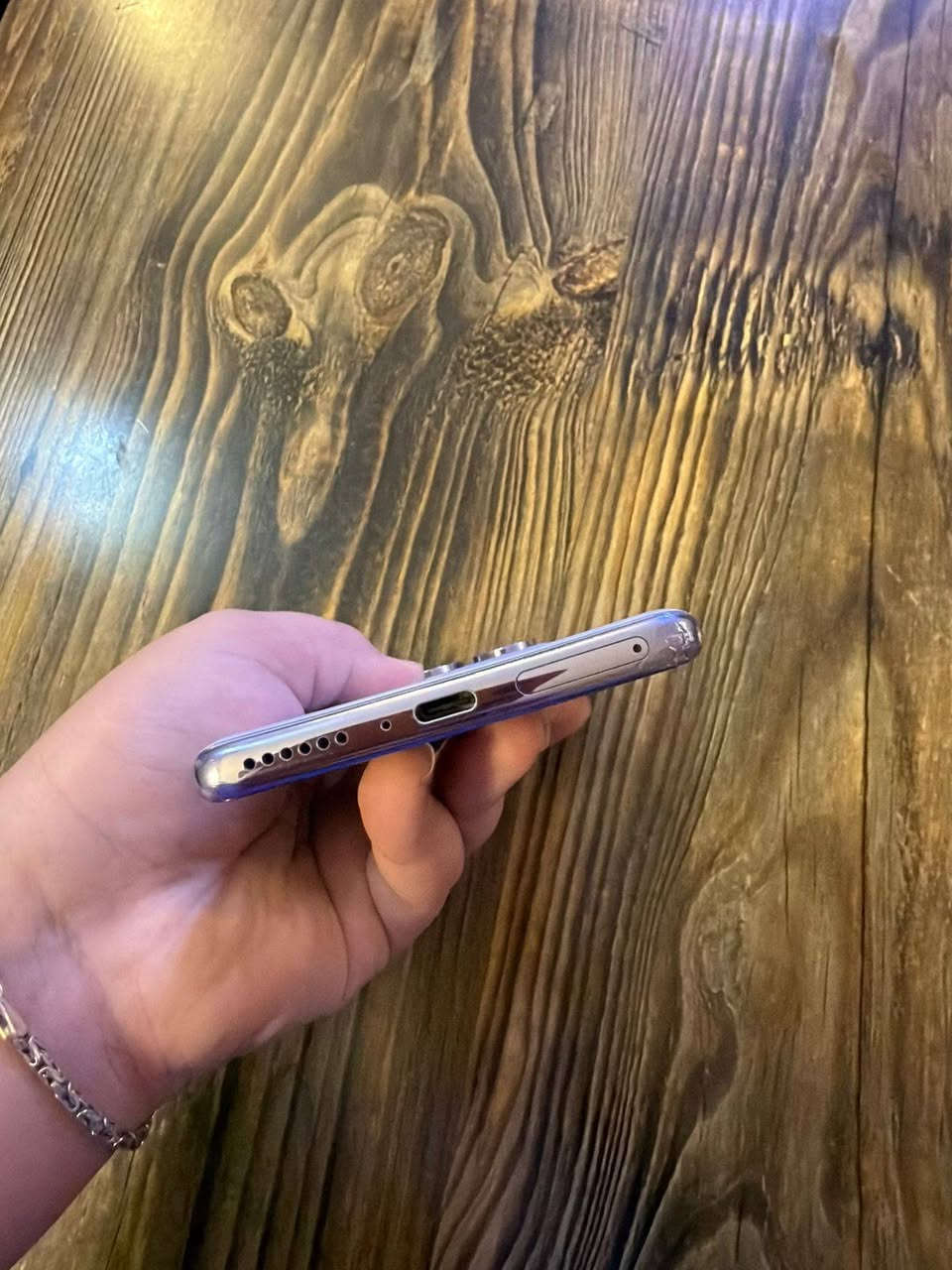 ريدمي نوت 14 برو مستخدم للبيع ذاكره 256 
رام 8 بطاريه 99 مع سماعه هديه ريدمي مجانا 
ضرر بسيط فقط كسر في الشاشه وضرر في الحواف السعر 150,000 دينار عراقي 
ملاحظه الجهاز نسخه 4g
الجهاز كامل الملحقات الشاحنه مع الكرتونه الخاصه بالجهاز


**إذا كنت صاحب هذا الإعلان وتريد حذفه لأي سبب، رجاءا أرسل رسالة إلى الدعم الفني**