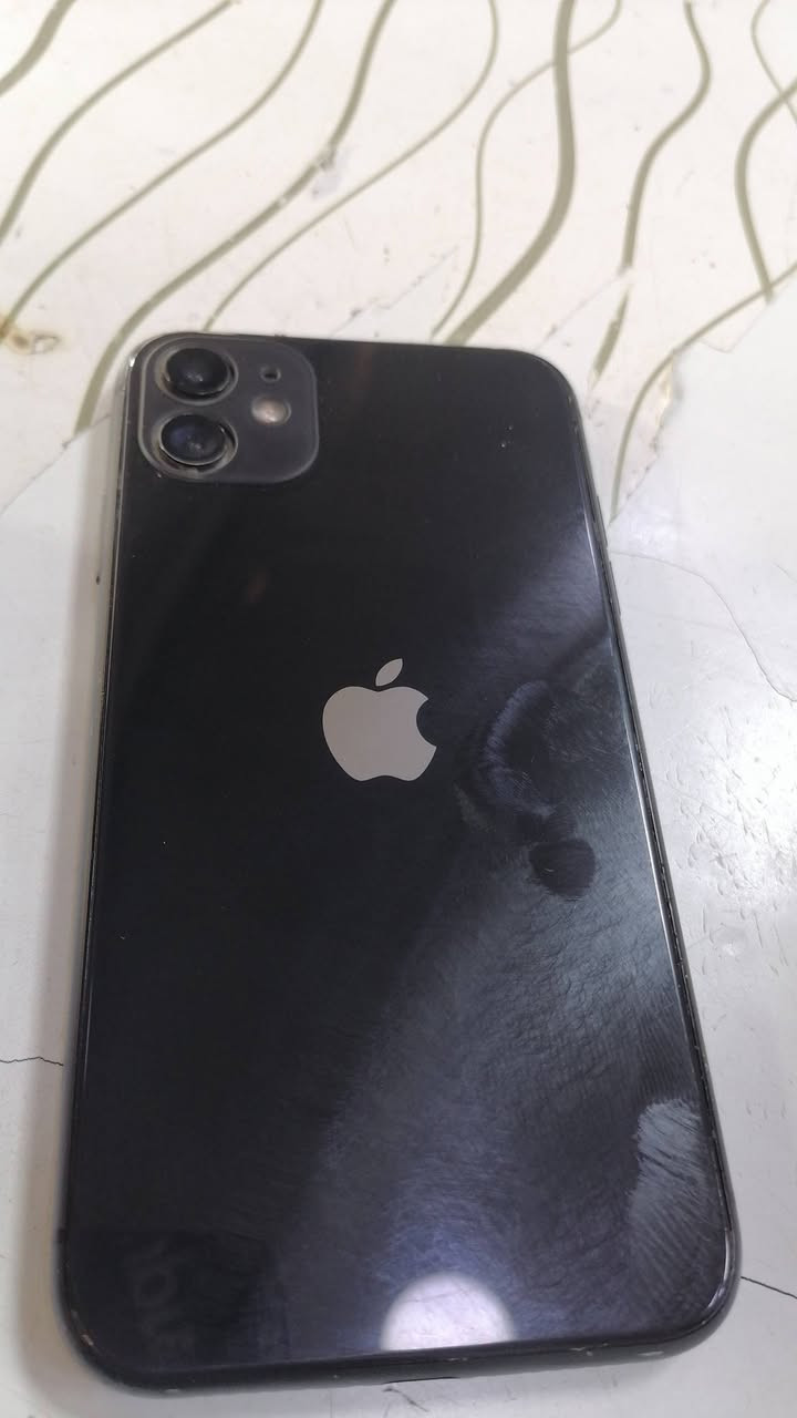 السلام عليكم ايفون ١١ عادي للبيع شاشة مبدلة وفيس ايدي واكف الجاهز بحالة جيدة السعر ١٤٥ المكان بغداد
الاتصال ***********
