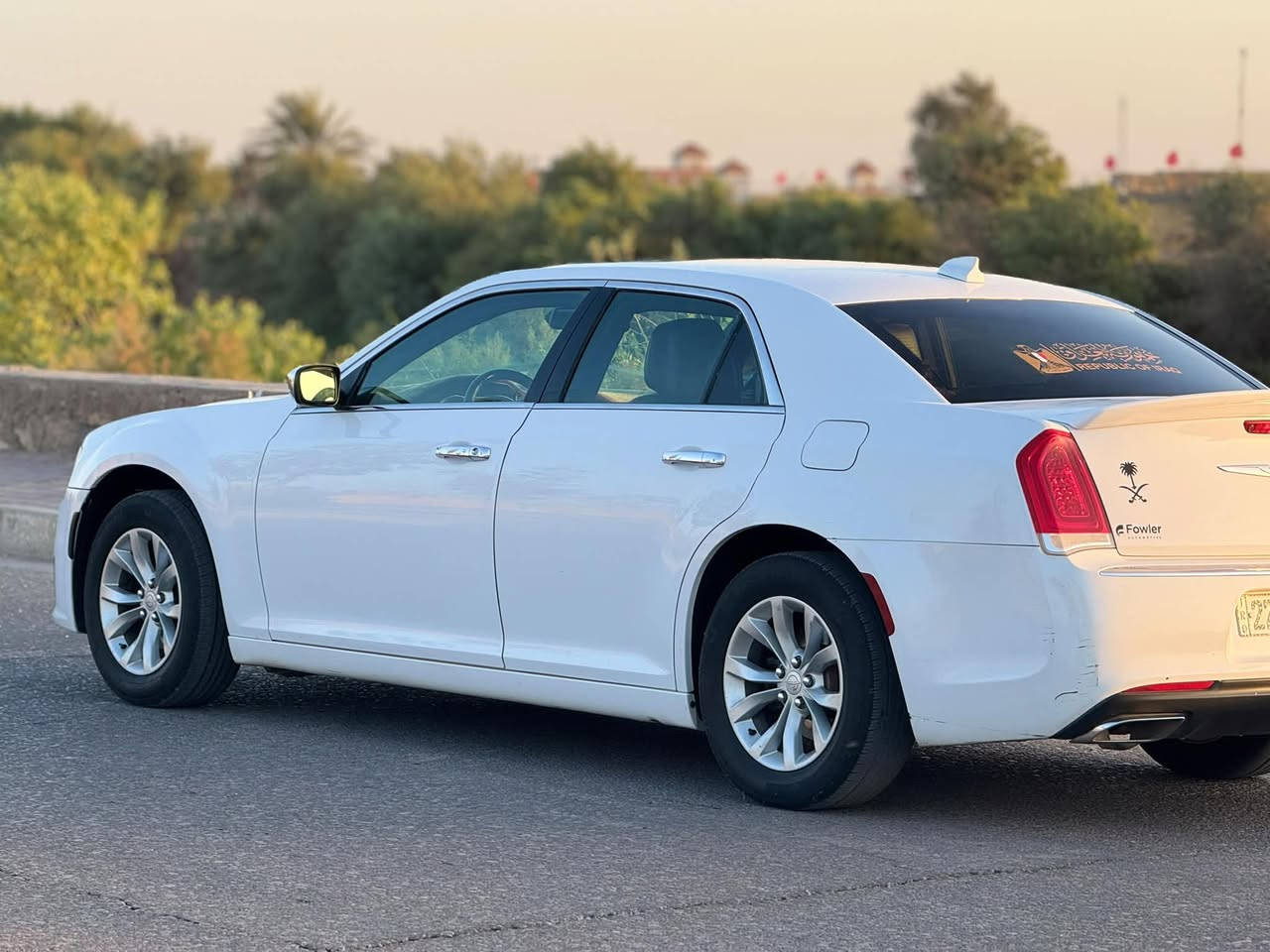 للبيع كرايسلر 300C موديل 2018
مرمزة 2022
لون أبيض لؤلؤي
داخلية مرتبة ونظيفة جداً
شاشة وسطية، تحكم بالدركسون،
مكيف ثلج
سيارة استخدام شخصي ومحافظ عليه
سياره بسمي
مراوس عادي
للاستفسار
***********

