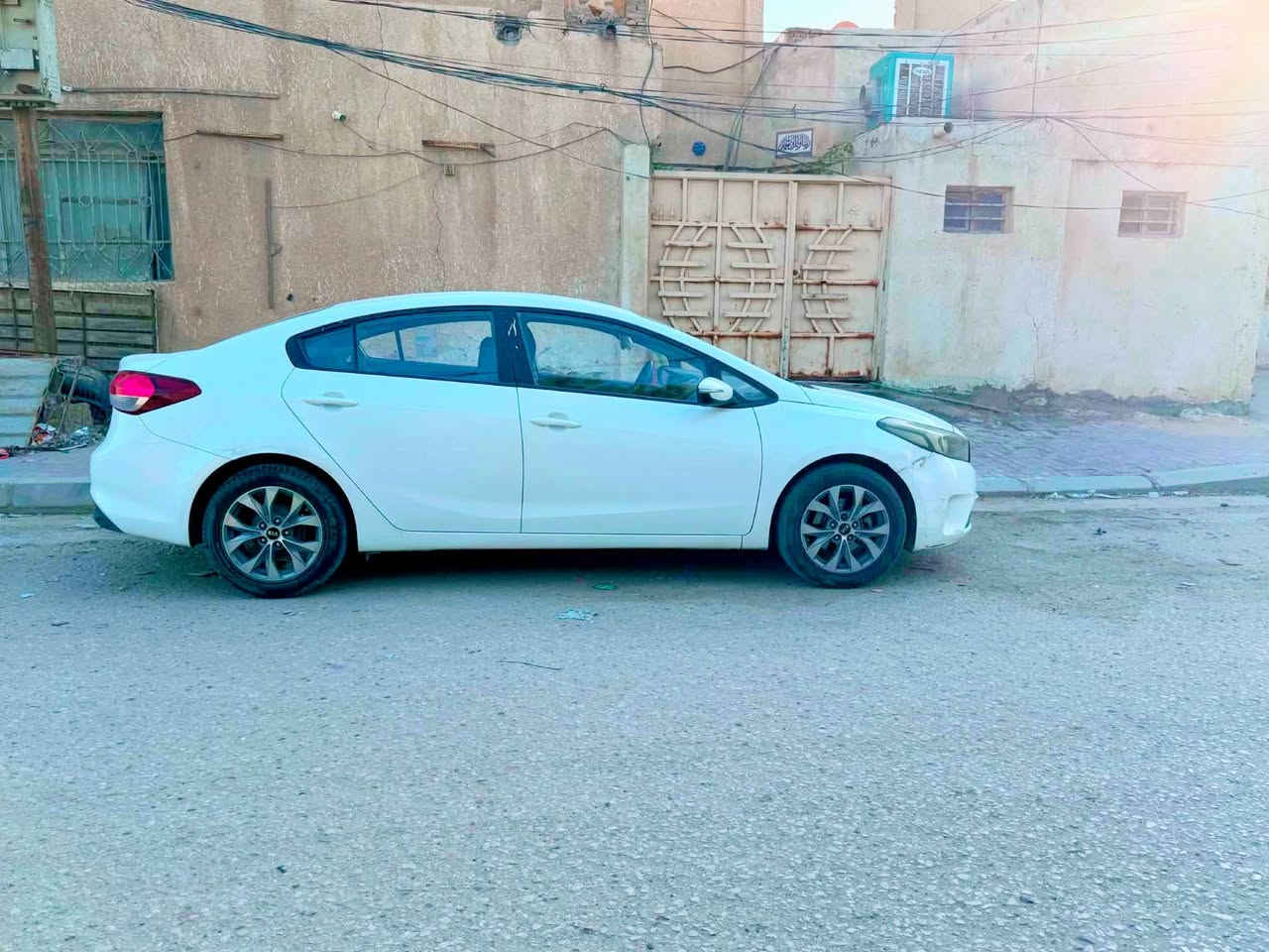 سيراتو 17 خليجي للبيع او مراوس  كفاله من الصبغ والتبديل فقط بارد بسيط مكانين كير مكينه كله مكفول تبريد يخبل  السياره مواصفات معروفه السياره 
محرك 1600 
رقم السياره اربيل 
مكاني النجف الاشرف 
*********** واتساب
السعر 132
