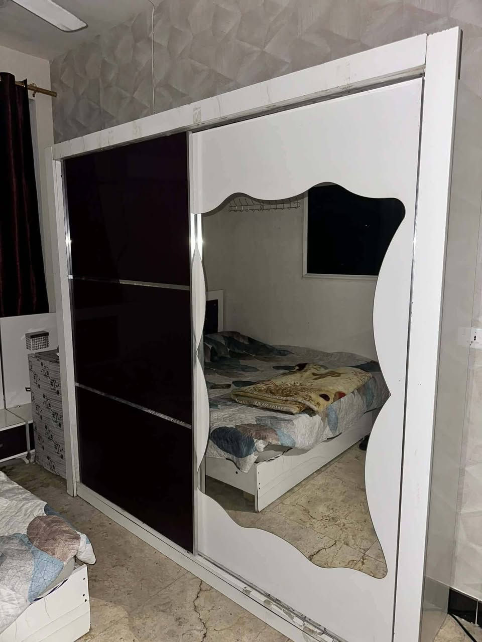 غراض بيت شلعه كلهن للبيع
الغرفه 6 قطع
الثلاجه حجم صغير
السبالت 2 كل واحد طن نضيفات كلش للبيع
العنوان بغداد شارع المغرب
الشراي يتفضل خاص لايوجد توصيل


**إذا كنت صاحب هذا الإعلان وتريد حذفه لأي سبب، رجاءا أرسل رسالة إلى الدعم الفني**