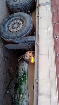 عربانه • منفيس • قابل تفاوض