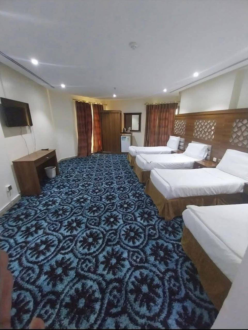 برنامج عمرة نص السنه (العطله الربيعيه) بمبلغ تنافسي فقط 475 دولار لمدة ٩ ليالي برا والسكن في فندق اوتاد مكه  والذي يبعد عن المسجد الحرام ٦٠٠متر مشيا  (***********) مع العلم ضيافه طريق مع مبيت في منطقه حايل...
