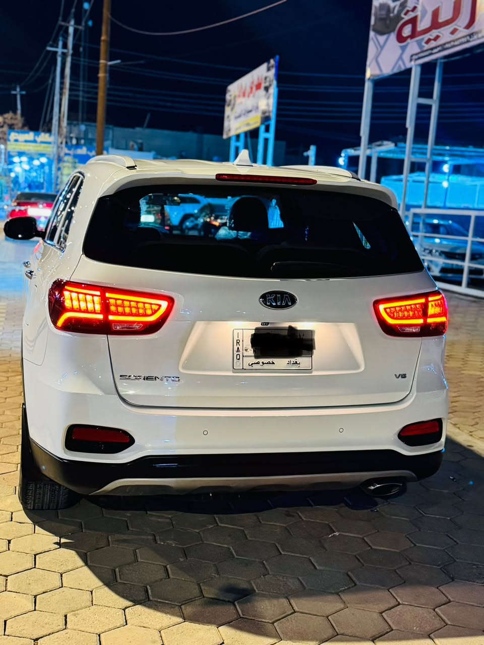 سورنتو 2019 شكل ال2020 خليجي ضمان دوليه 

بصمه تشغيل + ابواب 
اريل ابيض 
شاشه كبيره 
نضام ترحيب 
6 سلندر 
تبريد 3 قطع 
صندوق كهرباء 
مقاعد كهرباء 
مكفوله من صبغ وتبديل وبارد سونارها ويا صور 
بيها رصعه بجاملغ خلفي ممعدله واضحه بصور 
كير مكينه كفاله 
سعرها 242 بيها مجال بسيط 
مكانها رمادي تحويل ثاني يوم 
***********
