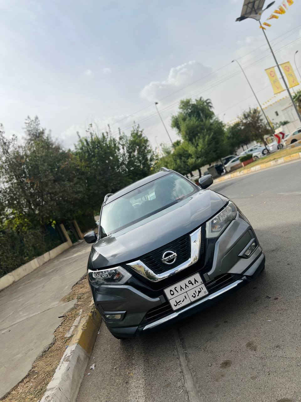 فرۆشتنی خێرا 
نیسان ڕۆگ 2017  مواسەفات sv گێر مەکینە تەبرید و بەناو کردن بەشەرت  پێنج پارەچەی هەیە تیزابی پێ کەتیە پەم کرایە بێ داخلی تەنها پێشی کەمێک هەیەتی بەشەرتی شانسی  .
شوێن هەولێر 
0751 765 48 58 أربيل, العراق
